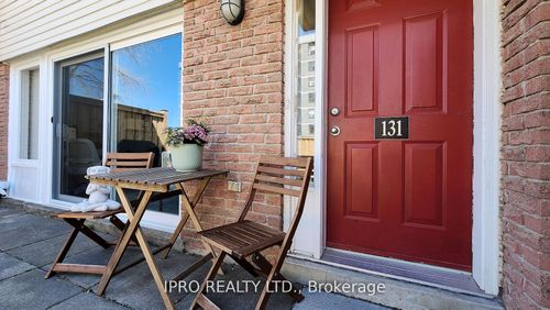 131 Milestone Cres, Aurora, ON, L4G3M2 | Card Image