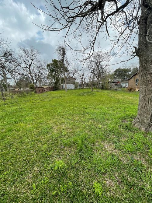 4614 Los Angeles St, Houston, TX, 77026-2706 | Card Image