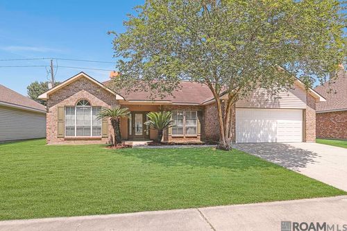 212 Springhaven Dr, Baton Rouge, LA, 70810-6453 | Card Image