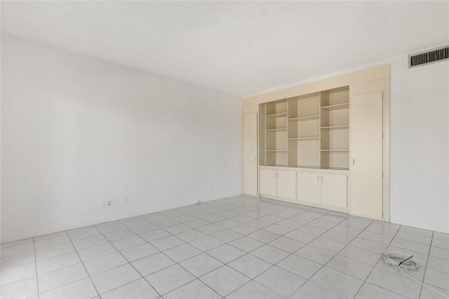 APT-406 - 2500 E Las Olas Blvd, Condo with 3 bedrooms, 3 bathrooms and null parking in Fort Lauderdale FL | Image 11