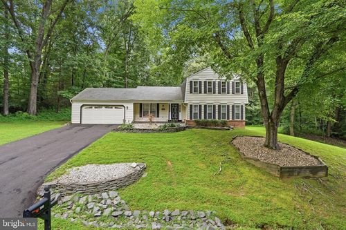 6121 Queens Brigade Ct, FAIRFAX, VA, 22030-5923 | Card Image