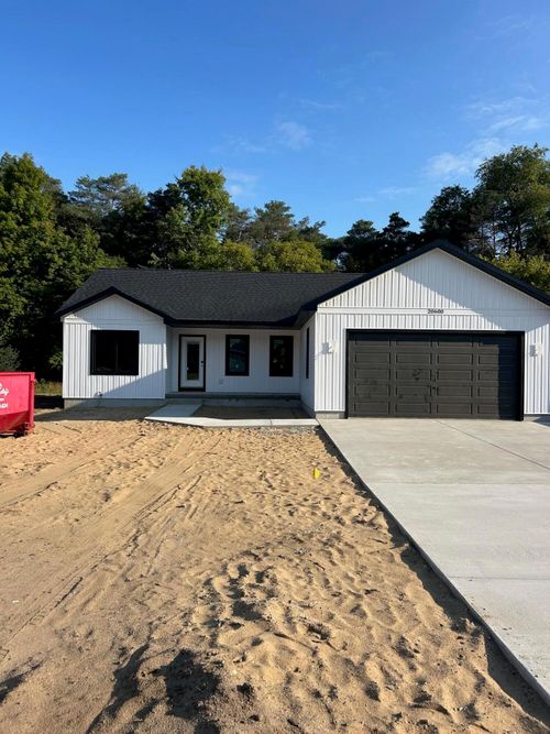 20600 Rolling Hills Ln, Big Rapids, MI, 49307-9751 | Card Image