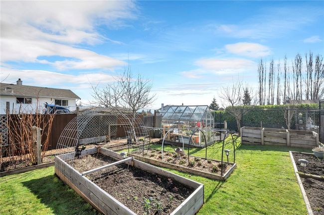 795 Upland Dr, House other with 3 bedrooms, 2 bathrooms and 2 parking in Campbell River BC | Image 32