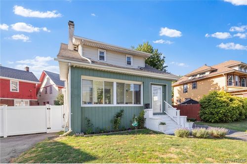 28 Mineral Springs Rd, Buffalo, NY, 14210-1861 | Card Image