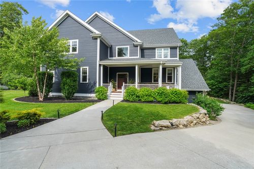 40 Oakbrook Ct, East Greenwich, RI, 02818-1089 | Card Image