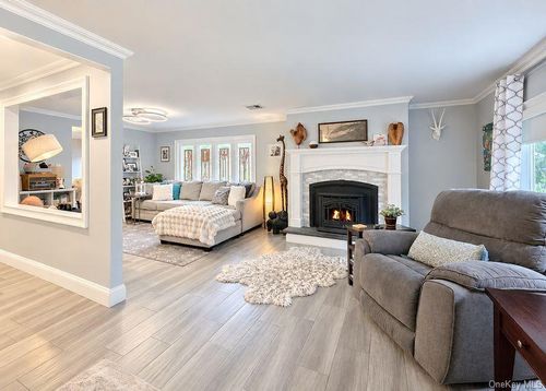 76 Corbin Ave, E Patchogue, NY, 11772-4542 | Card Image