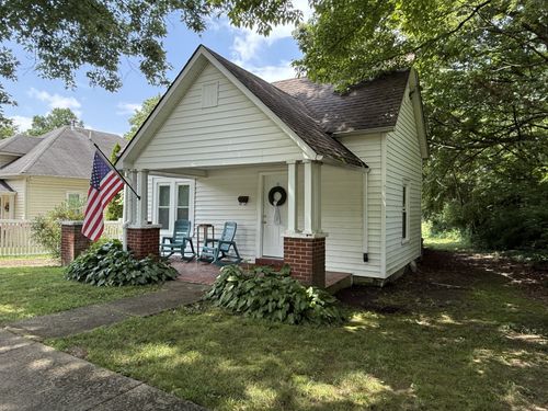 411 N Washington St, Tullahoma, TN, 37388-3652 | Card Image
