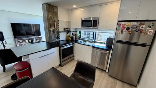 apt-915-16919 N Bay Rd, Sunny Isles Beach, FL, 33160-4220 | Card Image