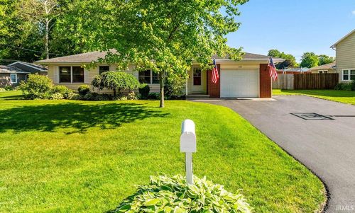 203 Damron Dr, North Manchester, IN, 46962-1007 | Card Image