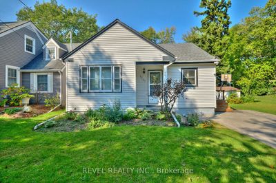 5737 Brookfield Ave, House other with 2 bedrooms, 2 bathrooms and 3 parking in Niagara Falls ON | Image 2