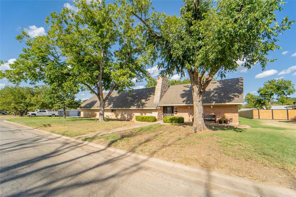 Harding St, Breckenridge, TX 76424