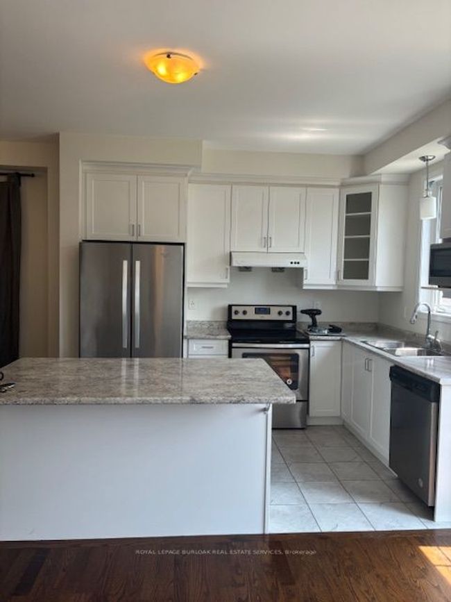 1292 Leger Way, House other with 3 bedrooms, 3 bathrooms and 1 parking in Milton ON | Image 4