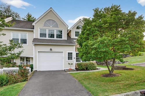 37 Spruce Ridge Dr, Fishkill, NY, 12524-1541 | Card Image