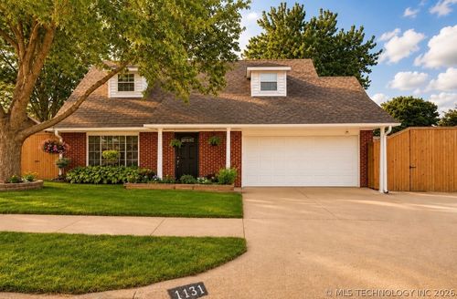 1131 Macklyn Ln, Bartlesville, OK, 74006-5538 | Card Image