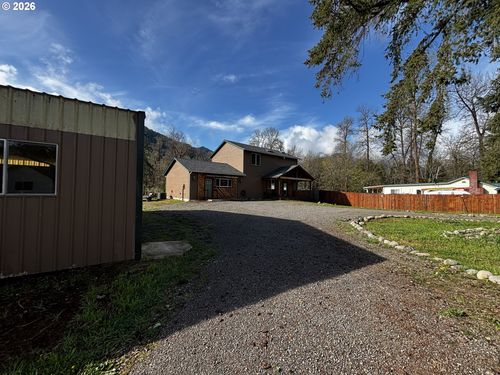 47426 School St, Oakridge, OR, 97463 | Card Image