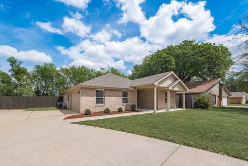 412 Town North Dr, Terrell, TX, 75160-5126 | Card Image