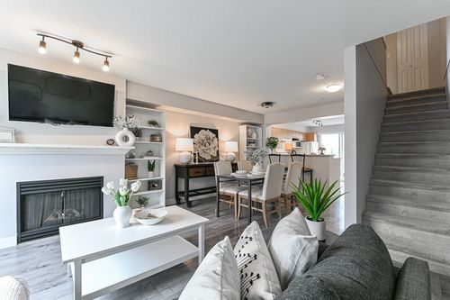 54-20560 66 Ave, Langley, BC, V2Y2Y8 | Card Image