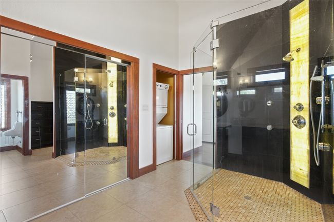 GH Shower with Onyx Light Accents | Image 29