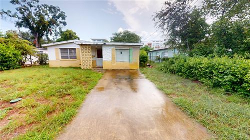 1721 W North B St, TAMPA, FL, 33606-1635 | Card Image