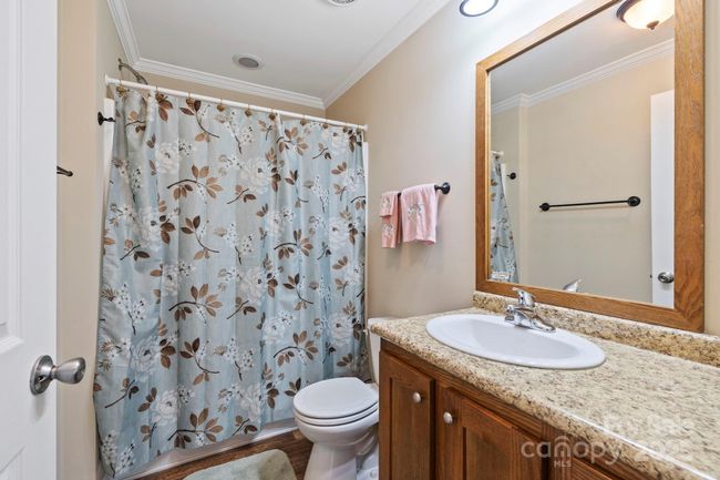 Guest Bathroom | Image 19