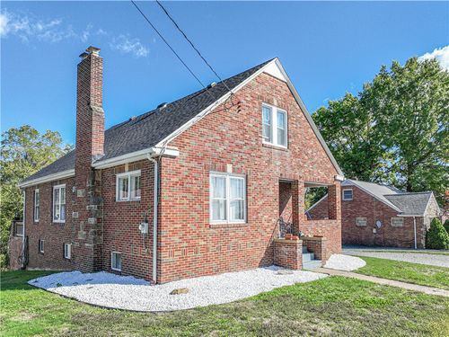 190 Dixon Blvd, Uniontown, PA, 15401-3982 | Card Image