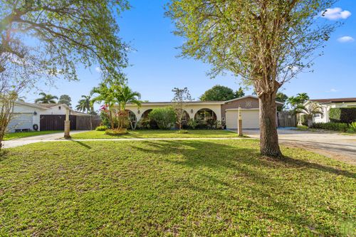 370 Palmetto Dr, Coconut Creek, FL, 33066-1818 | Card Image