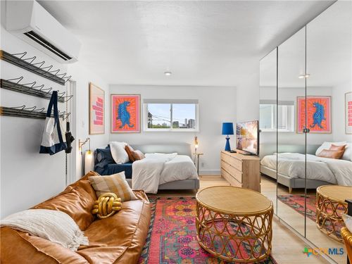 apt-206-1111 W 10th St, Austin, TX, 78703-4902 | Card Image