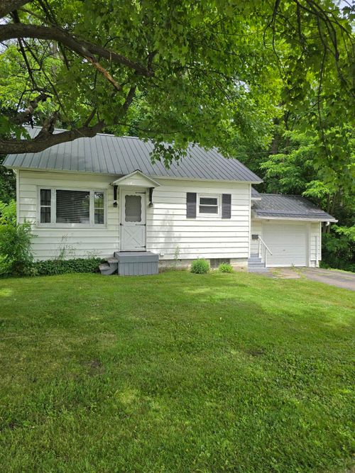 109 Franklin St, Malone, NY, 12953-1705 | Card Image