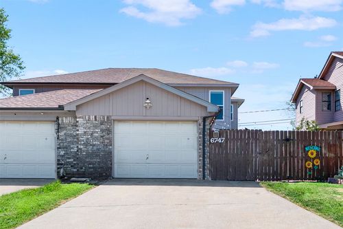 6747 S Creek Dr, Fort Worth, TX, 76133-5727 | Card Image