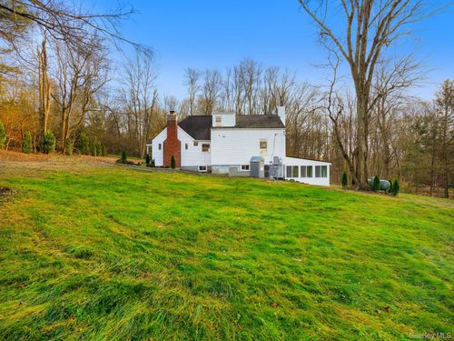 65 Hickory Ln, Bedford, NY, 10506-1533 | Card Image