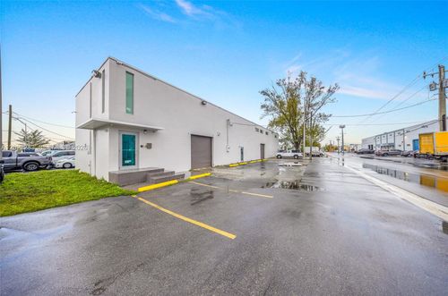 7550 W 2nd Ct, Hialeah, FL, 33014-4304 | Card Image