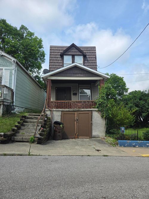 353 Bond St, Covington, KY, 41016-1511 | Card Image