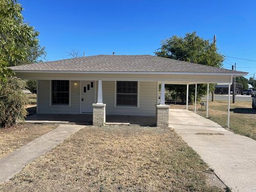 1304 N Broadway St, Ballinger, TX, 76821-3916 | Card Image