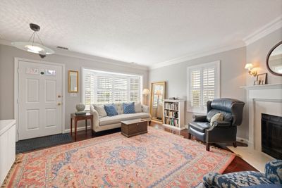 66 - 66 Captains Row, Condo with 3 bedrooms, 1 bathrooms and 1 parking in Chelsea MA | Image 2