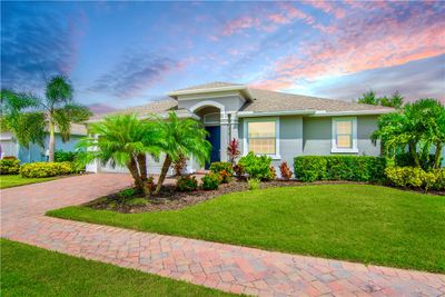 5816 Segovia Place, House other with 2 bedrooms, 2 bathrooms and null parking in Vero Beach FL | Image 3