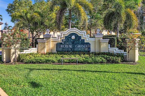 226-2600 University Dr, Davie, FL, 33328-1466 | Card Image