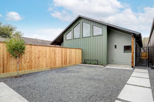 b-1717 Airline Dr, Houston, TX, 77009-3609 | Card Image