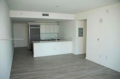 2407-1100 S Miami Ave, Miami, FL, 33130-4170 | Card Image