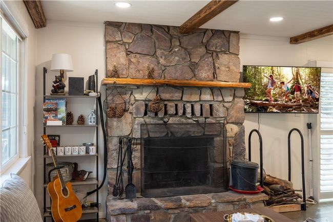 682 Maple Ln, House other with 3 bedrooms, 2 bathrooms and null parking in Sugarloaf CA | Image 31