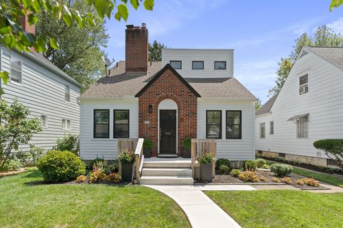 818 Chelsea Ave, Bexley, OH, 43209-2511 | Card Image