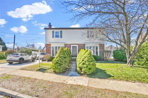 59 Boylston St, Hempstead, NY, 11550-1903 | Card Image