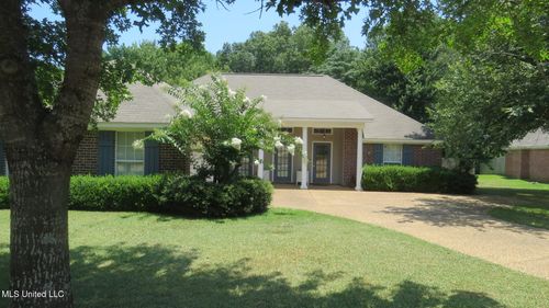 106 Middle Field Dr, Canton, MS, 39046-5504 | Card Image