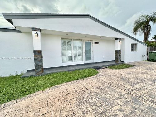 6580 W 12th Ct, Hialeah, FL, 33012-6329 | Card Image