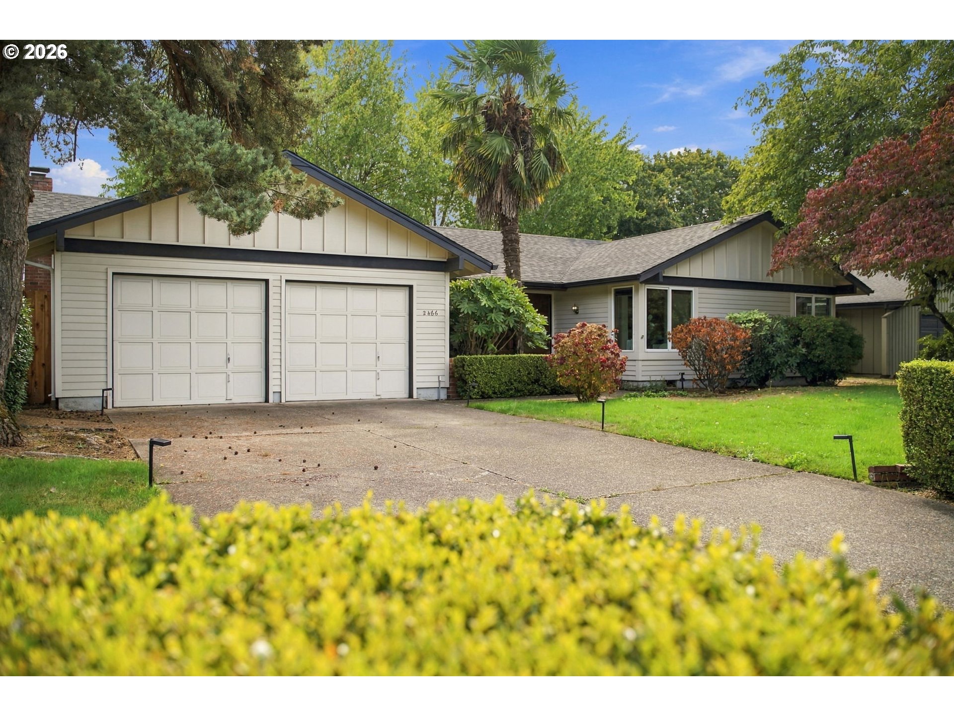 2466 Erin Way, Pending in Eugene - eXp Realty