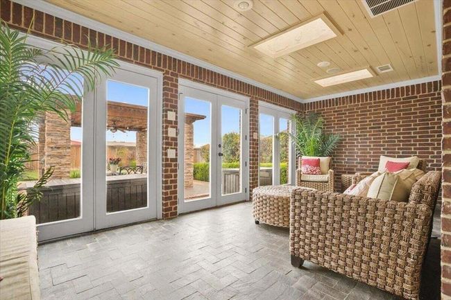 Light & Bright Sunroom | Image 28