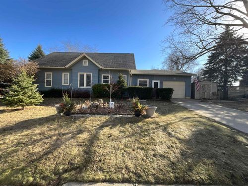 319 N Pine St, West Union, IA, 52175-1280 | Card Image