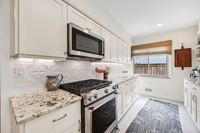 1537 Barrington Rd, House other with 4 bedrooms, 3 bathrooms and null parking in Upper Arlington OH | Image 13