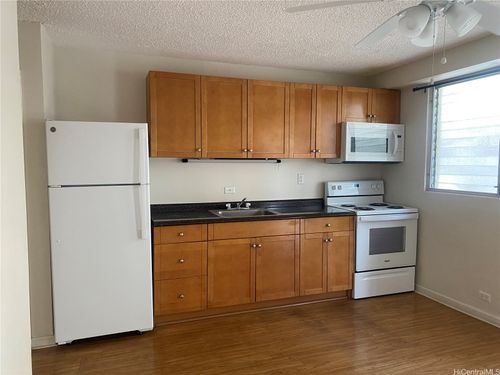 304-2407 Tusitala St, Honolulu, HI, 96815-3102 | Card Image