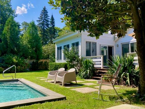 45 New Jersey Ave, Bellport, NY, 11713-2400 | Card Image