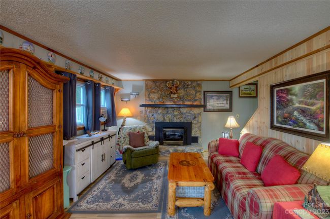 356 Hickory Hill Cir, House other with 3 bedrooms, 2 bathrooms and null parking in Spruce Pine NC | Image 7